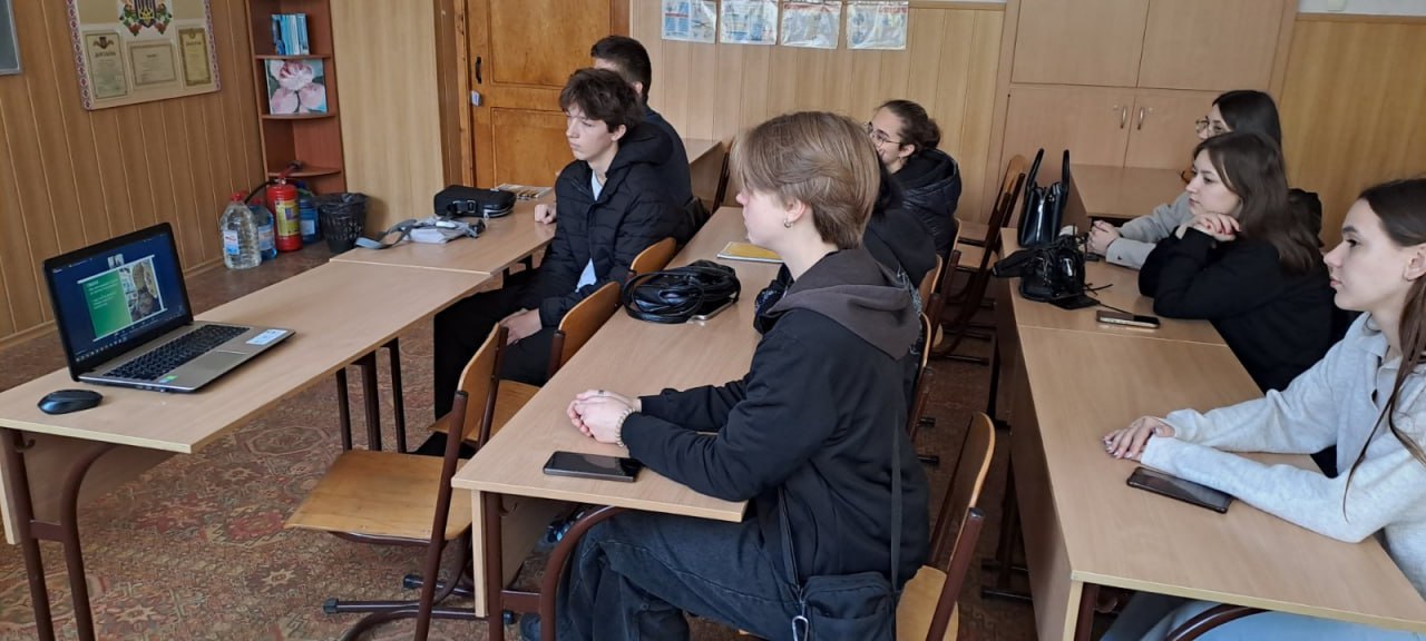 The Business Club Explores the Secrets of Advertising and Financial Literacy