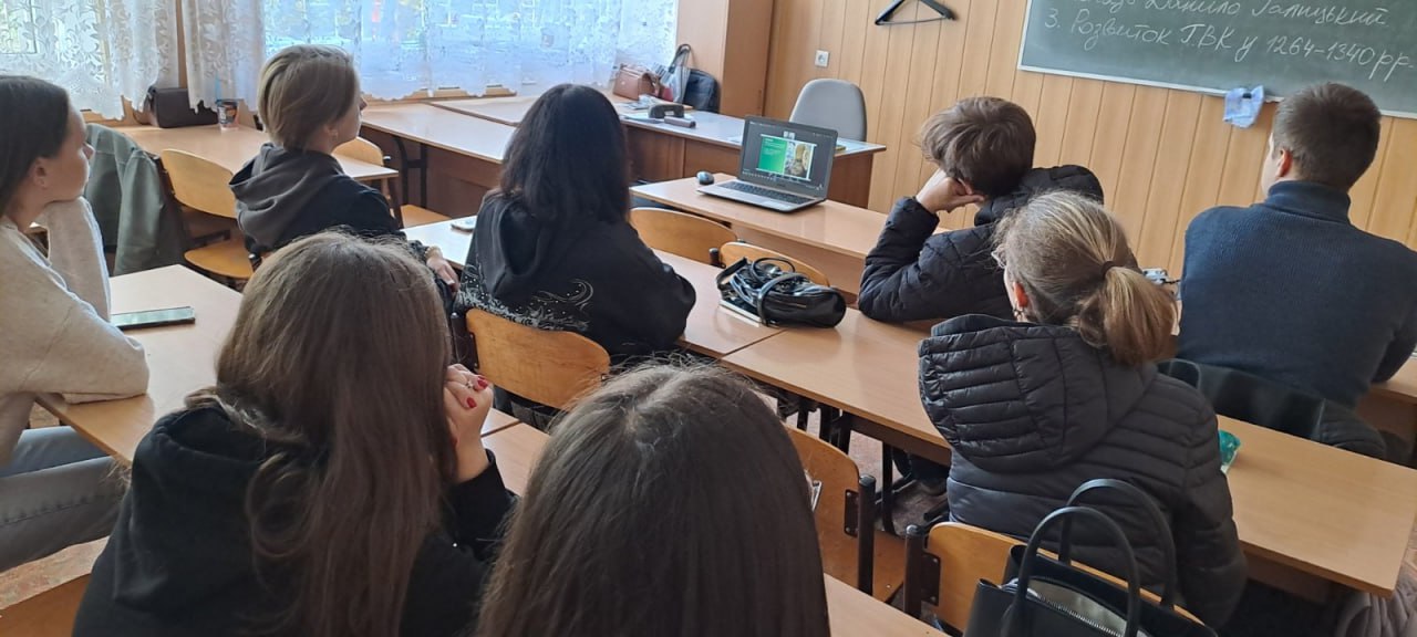 The Business Club Explores the Secrets of Advertising and Financial Literacy