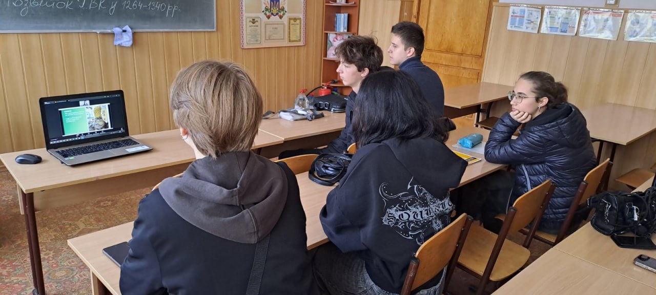 The Business Club Explores the Secrets of Advertising and Financial Literacy