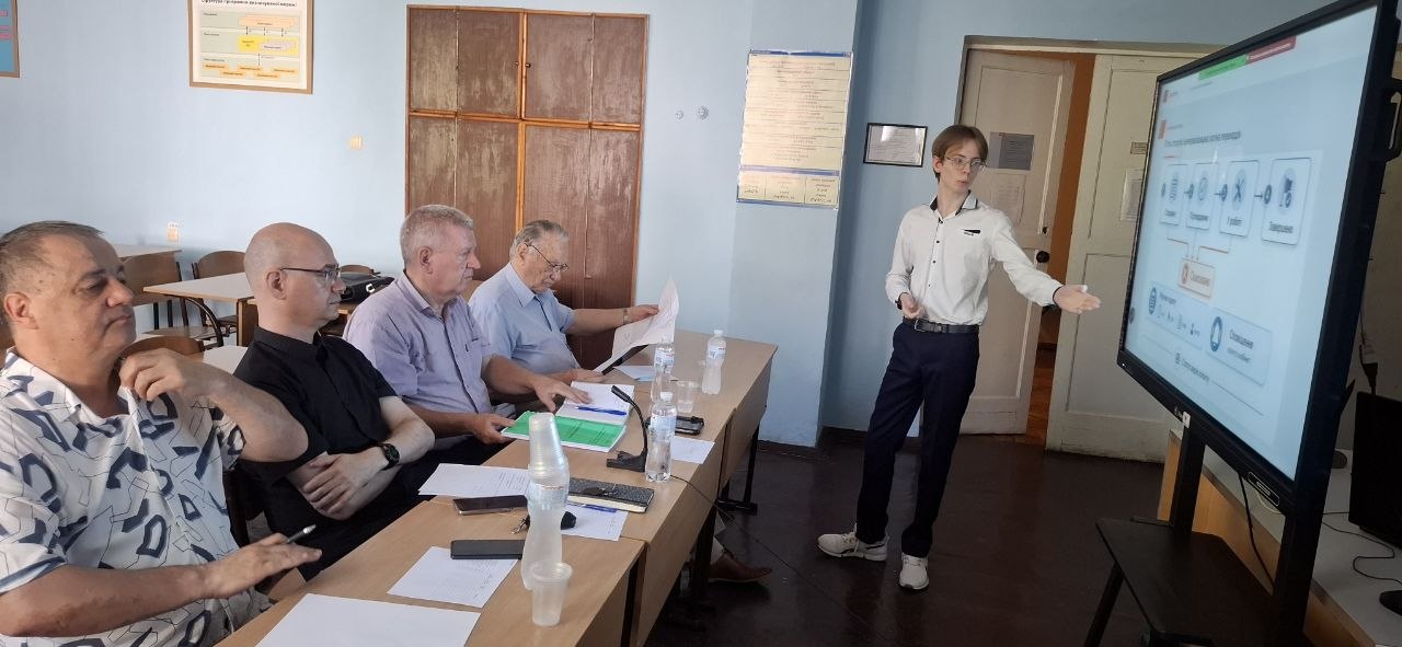 Захист дипломних проєктів спеціальностей 123 та 121